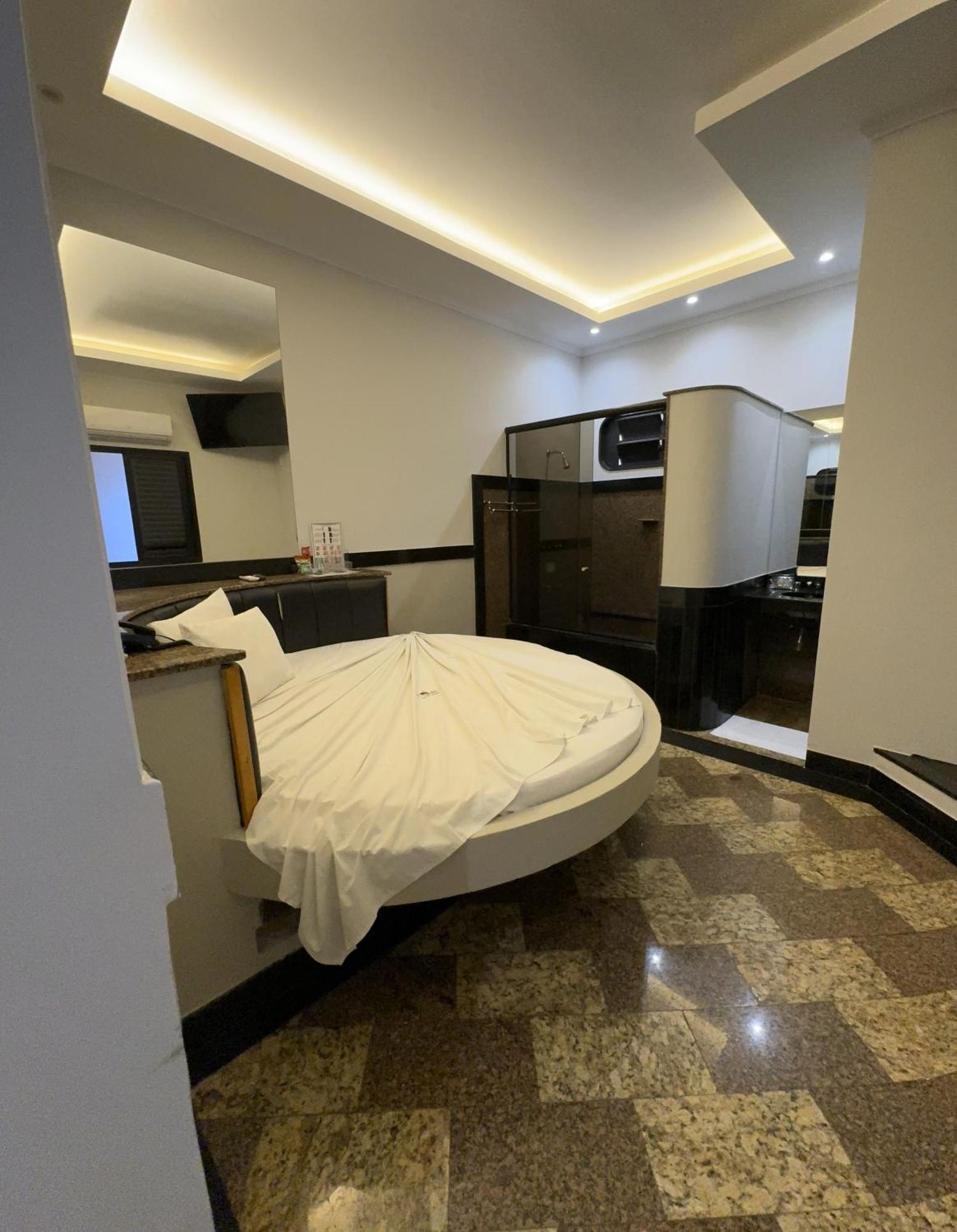 Village Motel ฮิเบเราเปรโต ภายนอก รูปภาพ